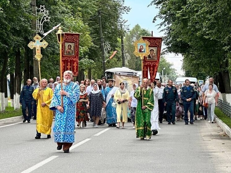 Калужскую икону Божией Матери встретили крестным ходом