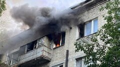 В Саратове очевидцы сняли на видео горящую пятиэтажку