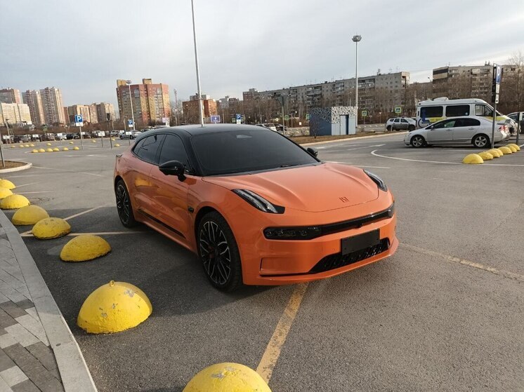 В Новосибирске закрылся премиальный автосалон Luxe Motors