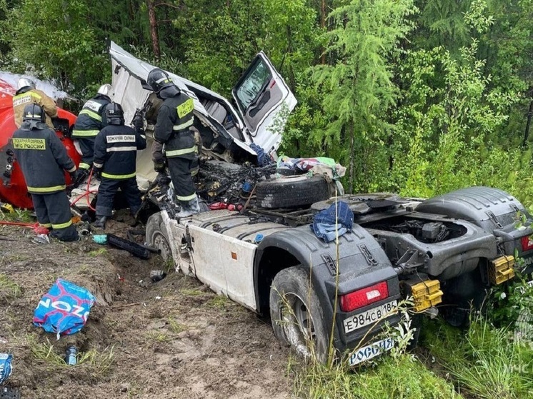 Водителя зажало в автоцистерне при ДТП на трассе Сургут — Салехард