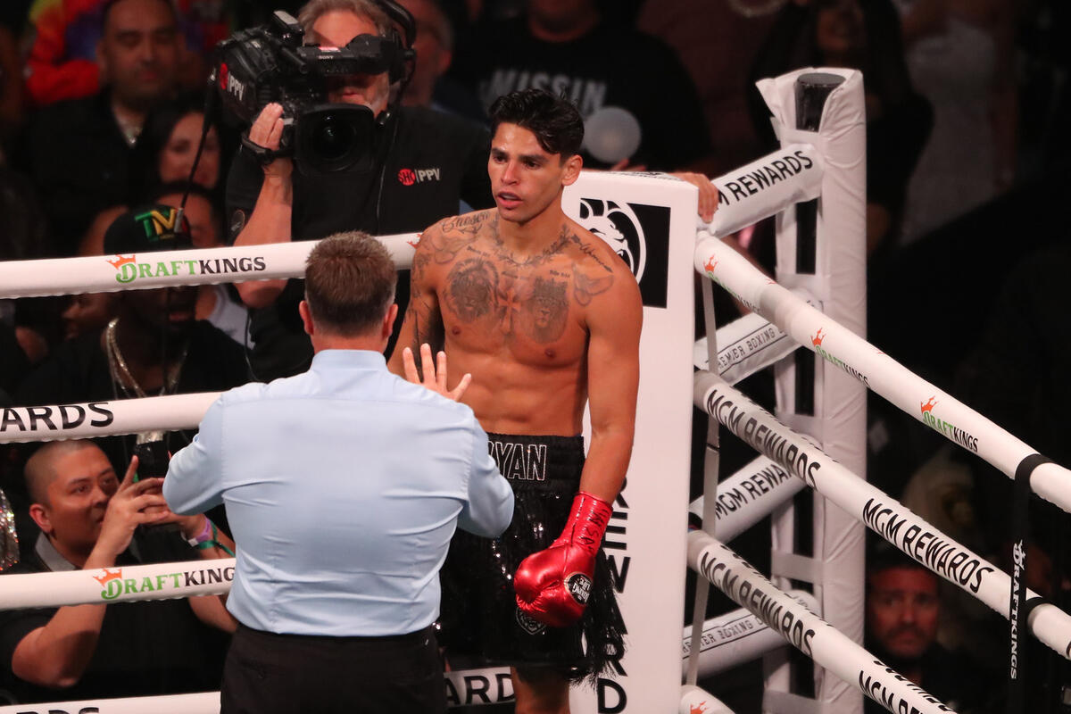 Американский боксер заявил, что давно мечтает подраться с легендарным филиппинцем