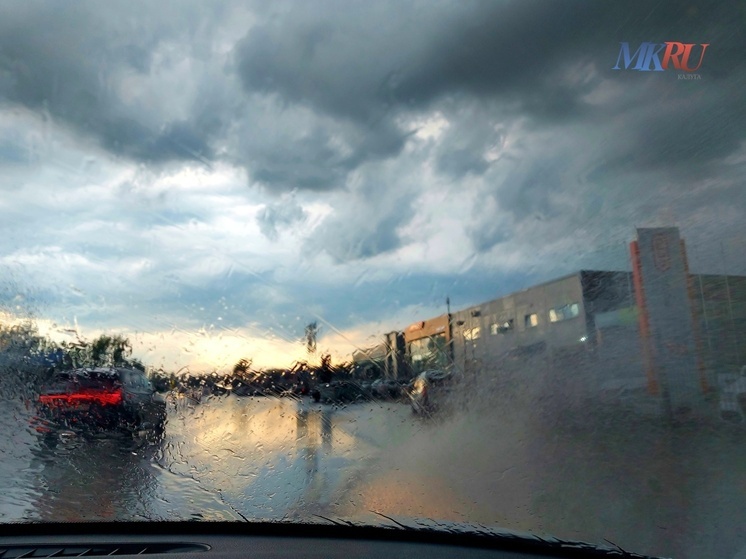 В Калугу идут гроза, град и шквалистый ветер