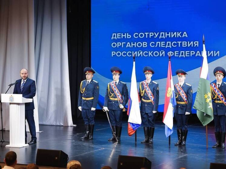 Губернатор поздравил следователей Самарской области с профессиональным праздником