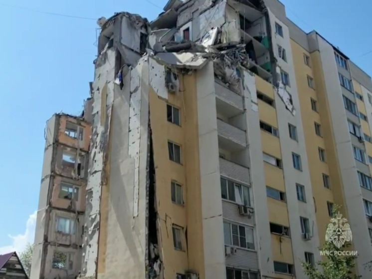Жители дома 2 по улице Блинова в Саратове, где сегодня произошел сильный взрыв, утверждают, что проблем с газовым оборудованием в доме не было