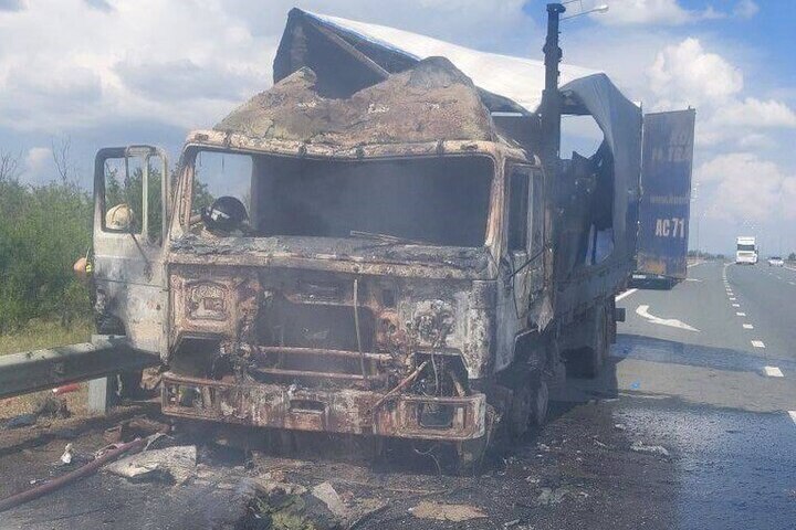 Грузовик MAN загорелся в движении на трассе Р-229 в Самарской области 25 июля