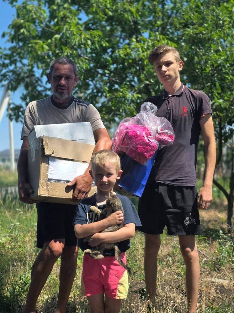 Ямальские работники в Волновахе собрали помощь для многодетной семьи
