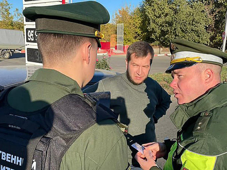 В Саратове провели проверку новых граждан РФ на предмет воинской обязанности