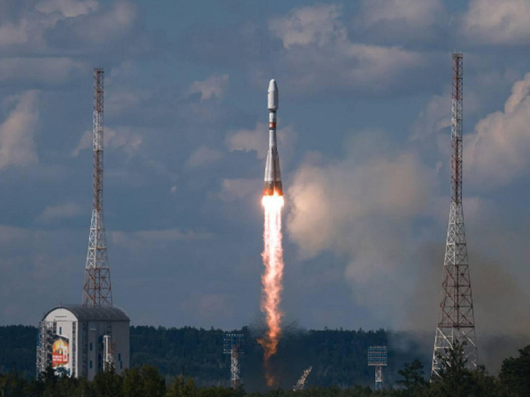 Кадры первого в 2025 году запуска ракеты с космодрома «Восточный» показали новосибирцы