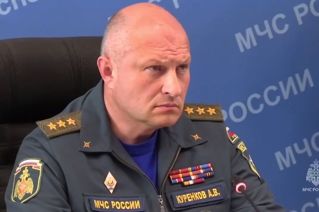 Глава МЧС России Александр Куренков по видеоконференцсвязи заслушал доклад исполняющего обязанности ГУ МЧС России по Саратовской области Алексея Костюка по оперативной обстановке