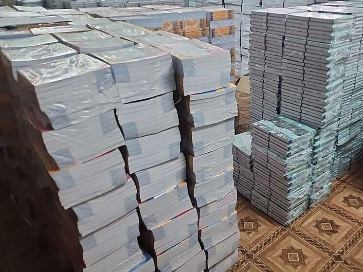 Югорчане доставили в Макеевку учебные материалы для старшеклассников