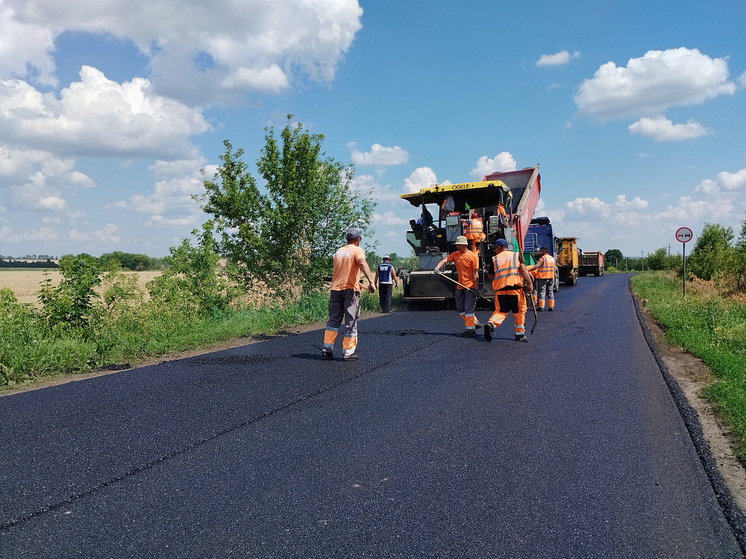 В Касторенском районе ремонтируют участок автодороги протяжённостью 7 км