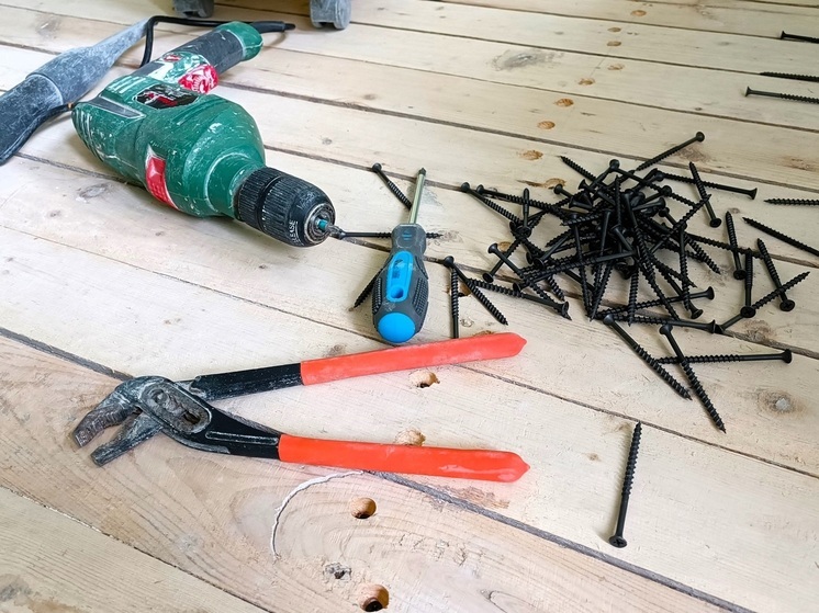 Свердловчанин получил приговор за нападение на друга с ножовкой