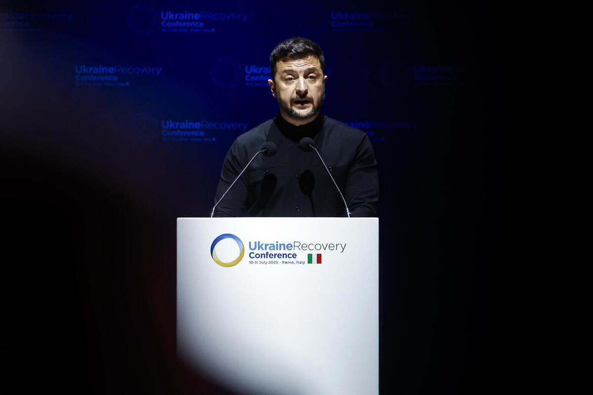 BZ: Зеленский потерял поддержку даже самых убежденных сторонников Украины