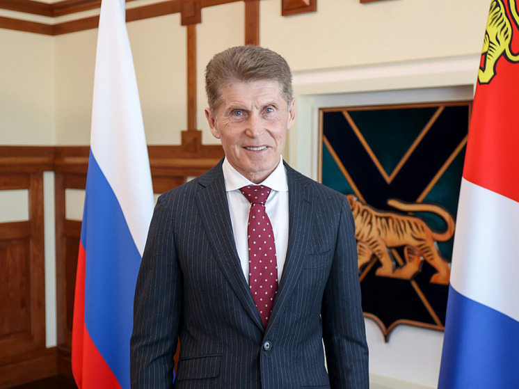 Олег Кожемяко поздравил приморцев с Днем работника торговли