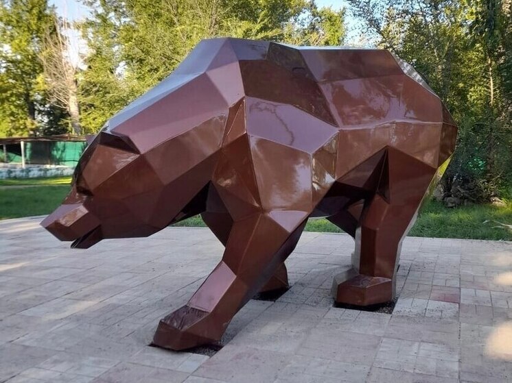 В Абаканском зоопарк появился медведь для фотосессий