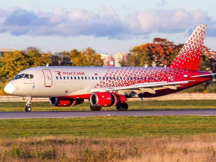 В Красноярске самолет Superjet столкнулся с неисправностью при посадке