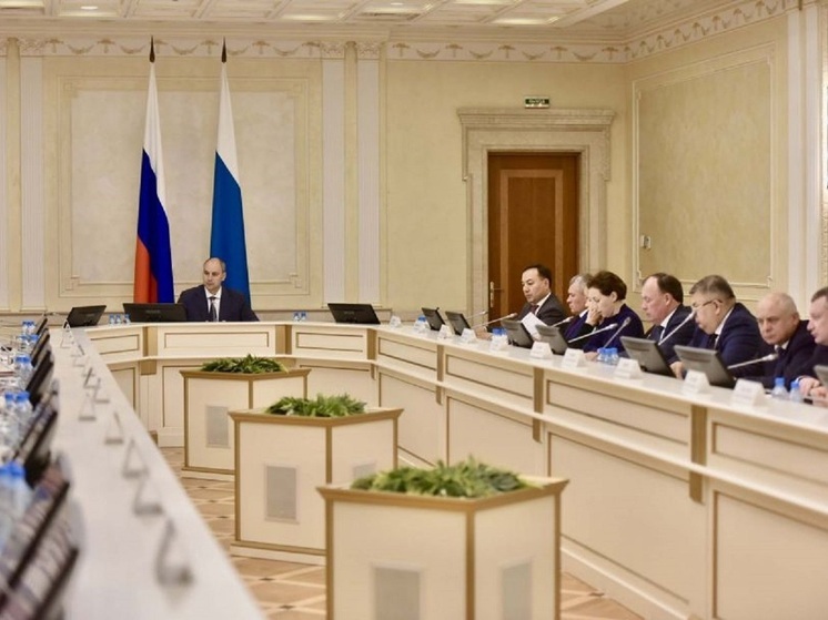 Денис Паслер поручил усилить меры безопасности в преддверии учебного года