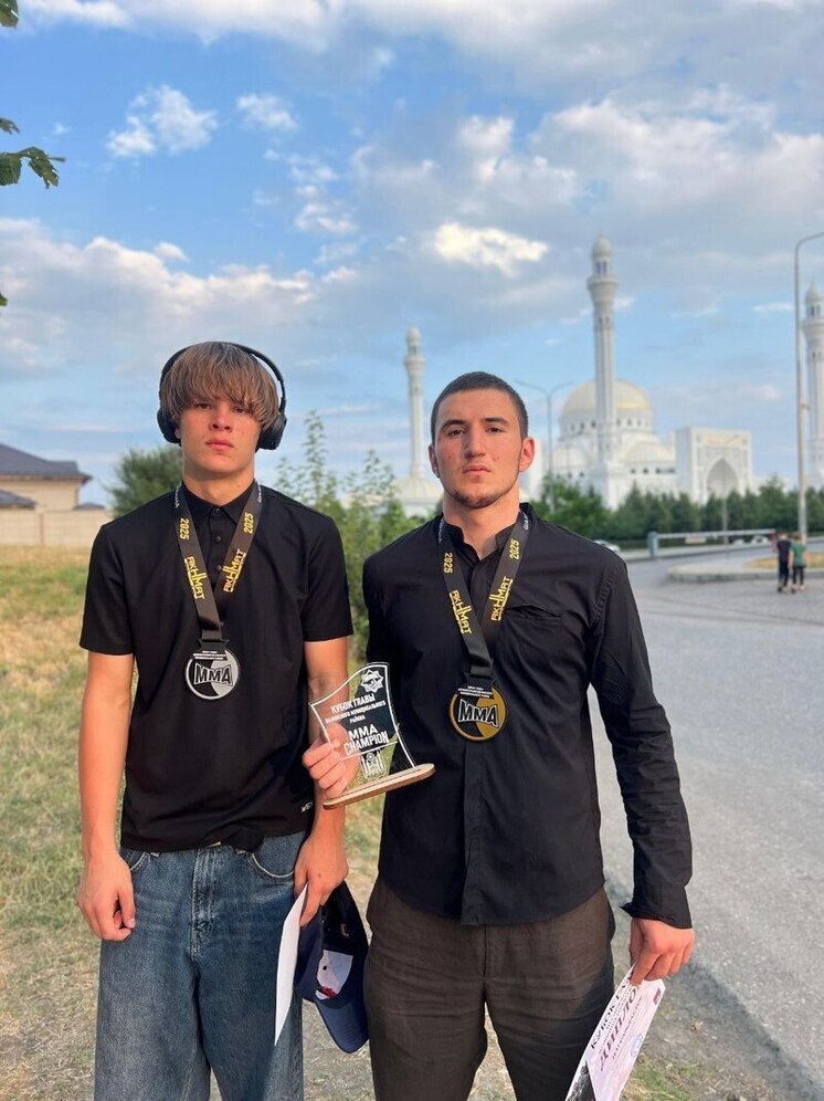 Кабардинские спортсмены отличились на турнире по смешанным единоборствам