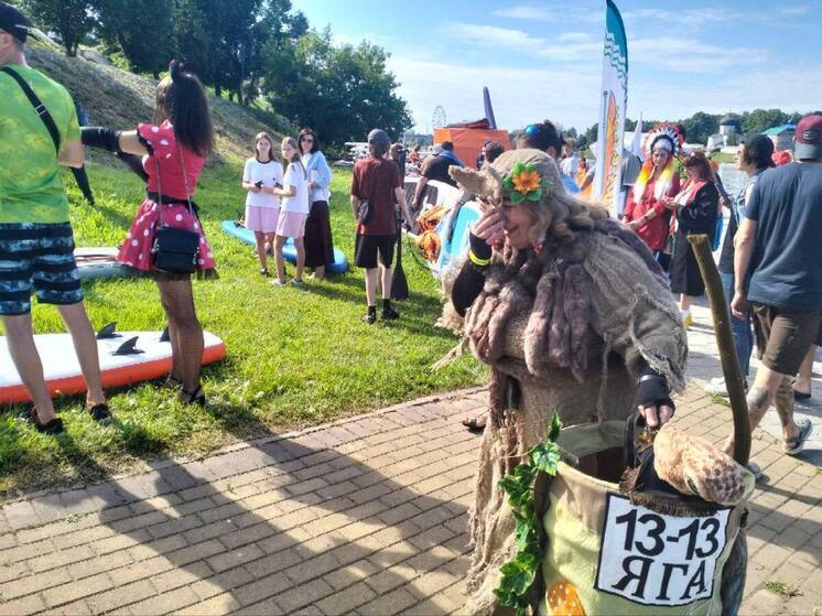 Псков отмечает День города фестивалем сапсерфинга