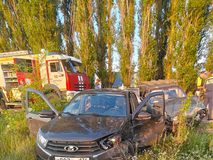 В Левобережном районе Воронежа произошло ДТП с участием двух легковушек