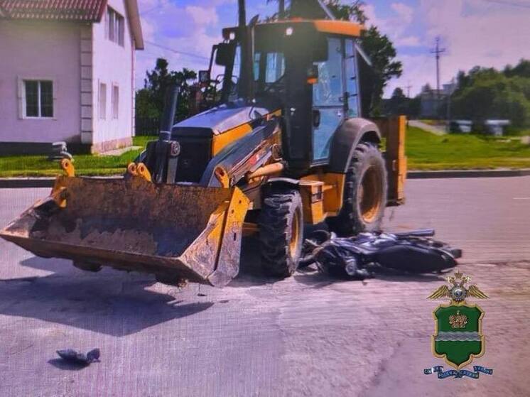 В Хвастовичах мотоциклист протаранил экскаватор