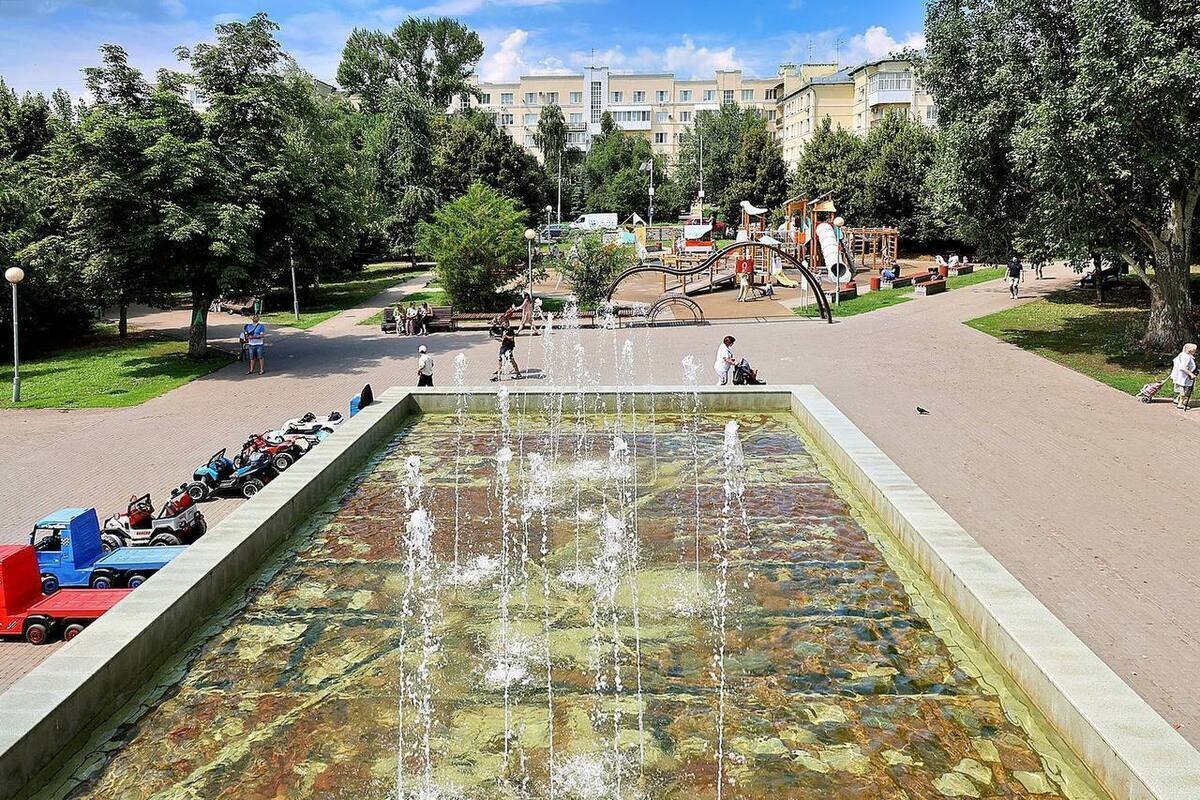 В Самаре привели в порядок сквер имени Высоцкого и озеленили улицу Ленинградскую