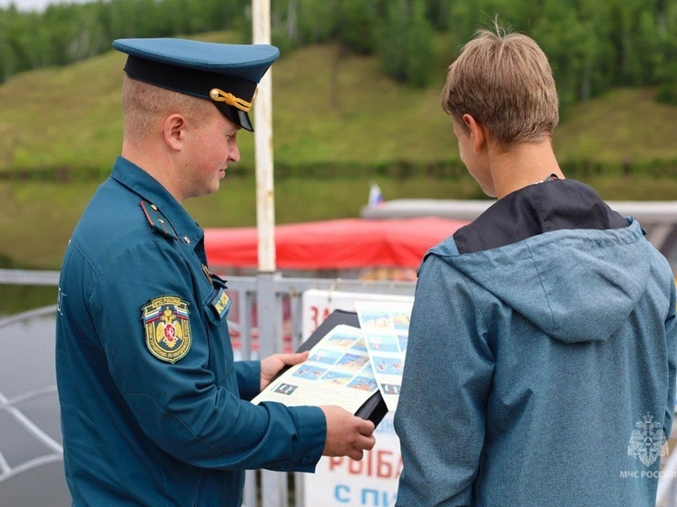Спасатели продолжают патрулировать пляжи в Свердловской области