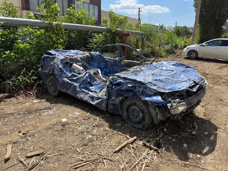 Вокруг взорванного дома в Саратове стоят десятки покореженных автомобилей