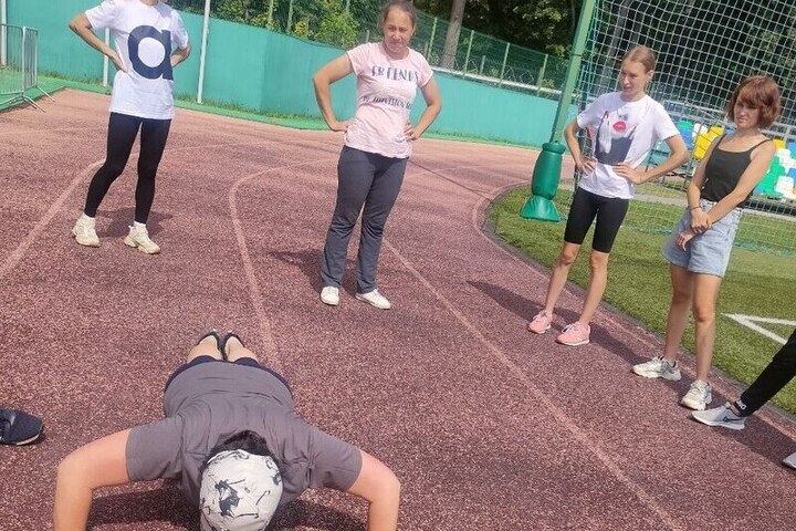 Жители Вурнарского округа сдали нормы ГТО на стадионе «Химик»