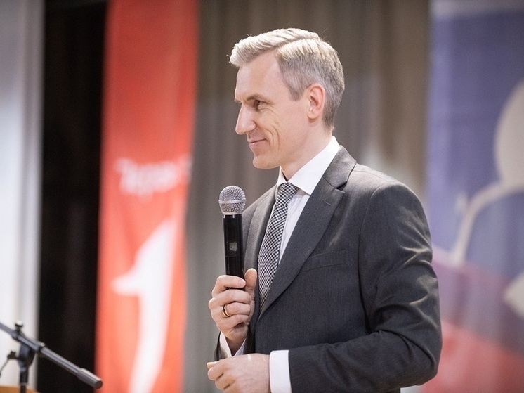 Смоленский губернатор поздравил работников торговли с профессиональным праздником