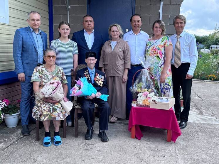 В Уфе поздравили 100-летнего ветерана