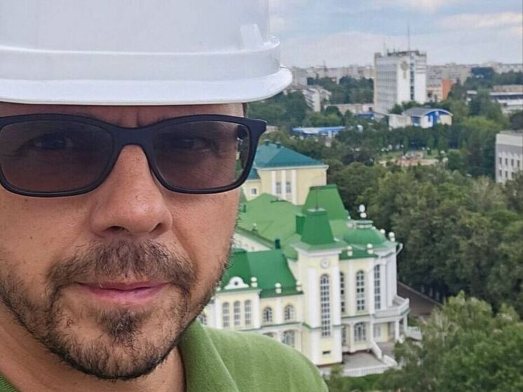 Губернатор Клычков поднялся на крышу недостроенного медцентра в Орле