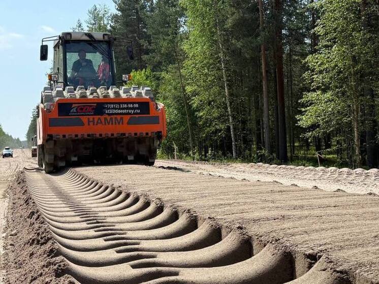 В Карелии продолжается капитальный ремонт федеральной автодороги вдоль западного побережья Онежского озера
