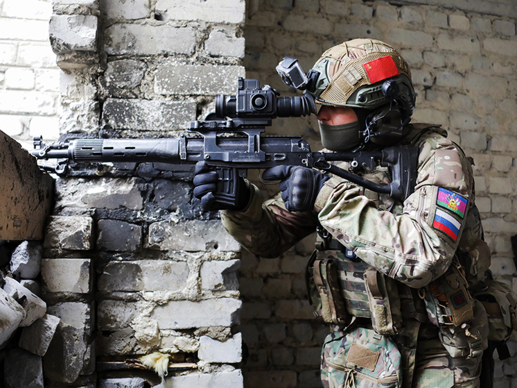 Einem Soldaten der russischen Streitkräfte wurde geholfen, das Mädchen zu finden, das er in Artemovsk gerettet hatte