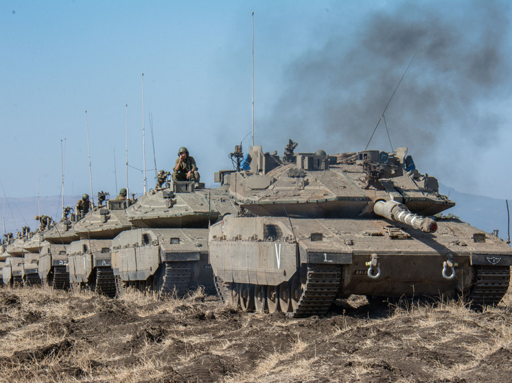 Армия Израиля сбросил на Газу муку, сахар и консервы