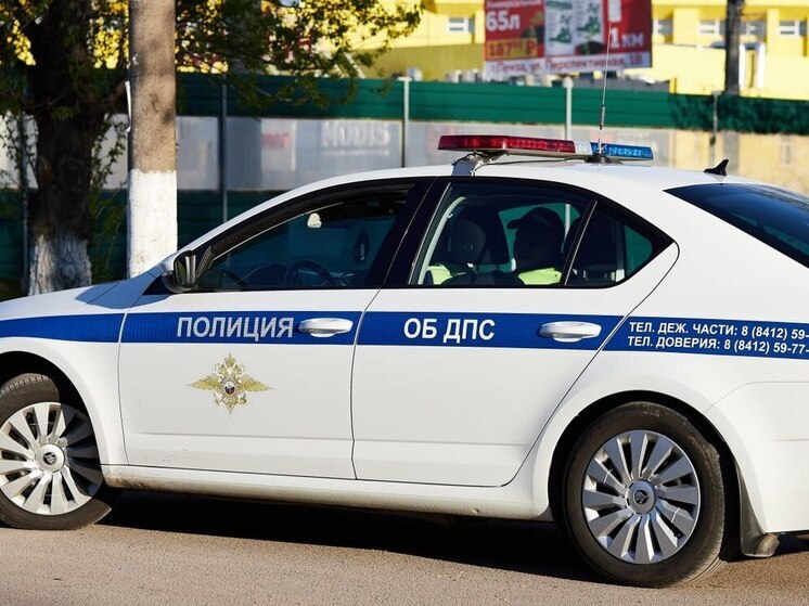 Пензенским водителям разъяснили новые правила при встрече со спецтранспортом