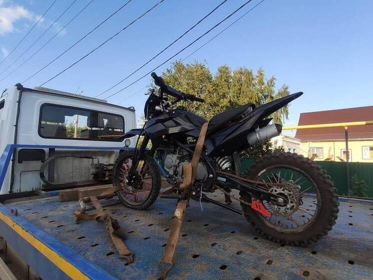 В Бирском районе задержали троих подростков на мотоциклах