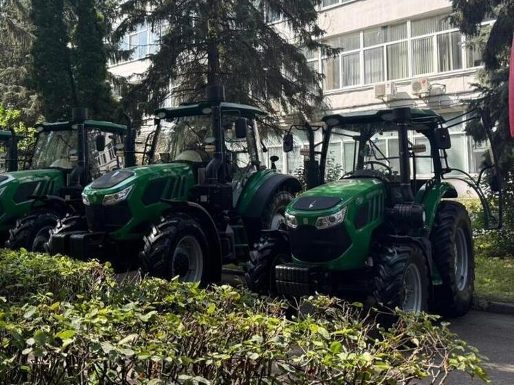 Во Владимире представили новые тракторы для сельского хозяйства