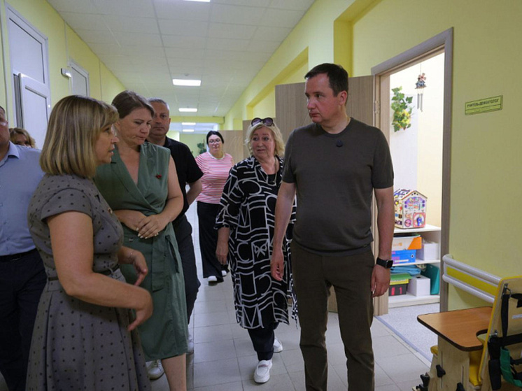 Глава региона отметил важность системной поддержки учреждений, работающих с семьями, которые оказались в трудной жизненной ситуации
