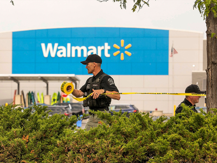 По меньшей мере 11 человек получили ножевые ранения в магазине Walmart в Мичигане, один из них был арестован, сообщила американская полиция
