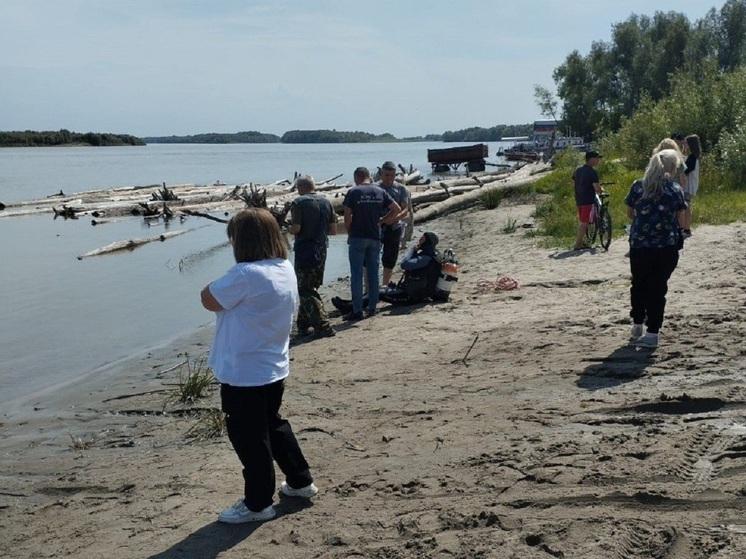 В Алтайском крае водолазы достали из Оби тело 14-летней девочки