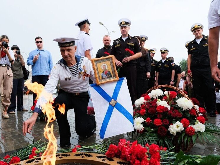 В Астрахани проходят праздничные мероприятия ко Дню Военно-Морского Флота России