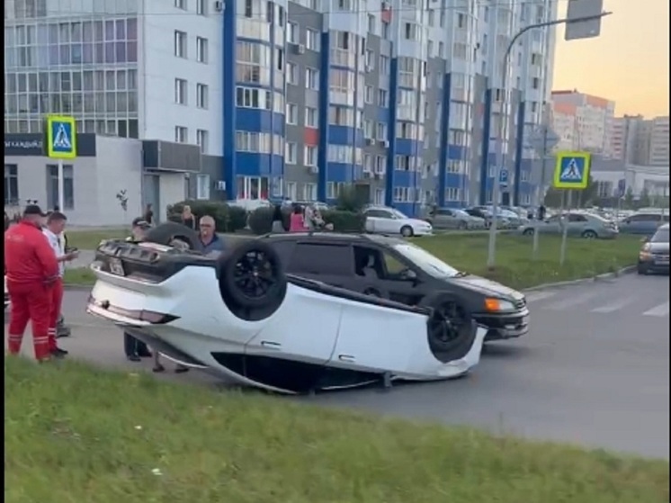 В Индустриальном районе Барнаула произошло ДТП с «перевертышем»