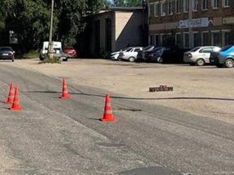 В Боровичах велосипедист начал поворот налево и оказался в больнице