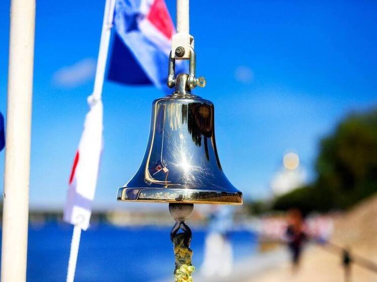 Михаил Ведерников поздравил офицеров, матросов и ветеранов морской службы с Днём ВМФ России