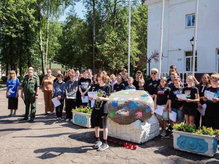 Жители Подольска почтили память погибших детей Донбасса