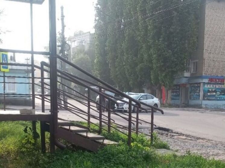 В Ельце столкнулись две иномарки на перекрёстке Октябрьской и Костенко