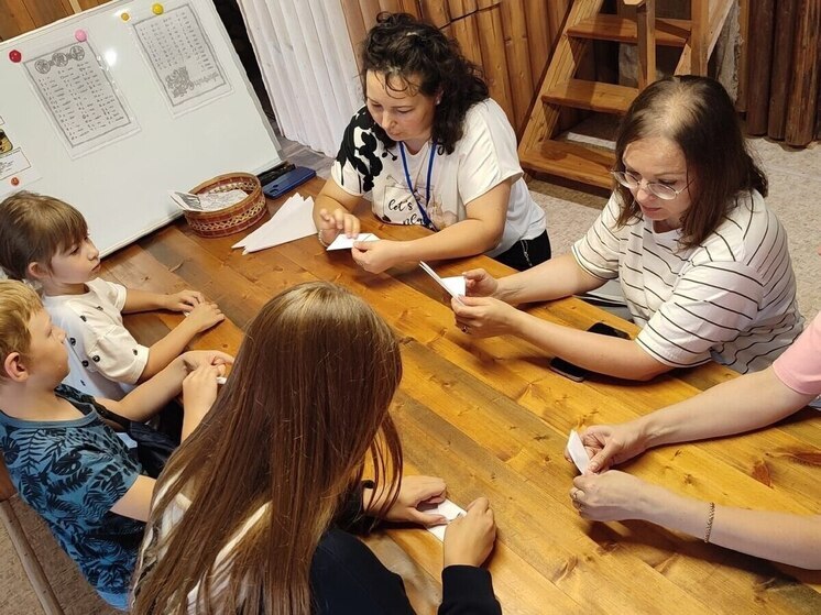 Бумажных голубей изготовили калужане в память о детях Донбасса