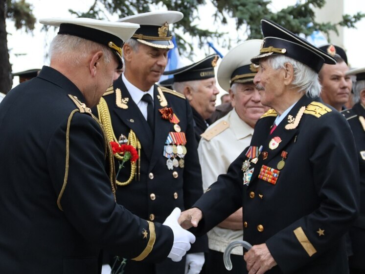 В парке Победы в Уфе провели мероприятие в честь ВМФ