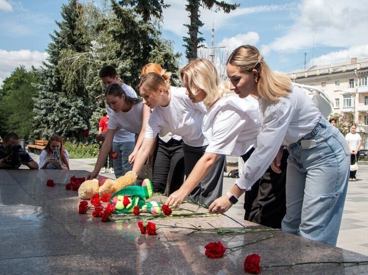 В Луганске почтили память детей, погибших в ходе войны в Донбассе